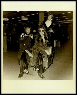 1970s Maurice Gibb,  Lesley & Robin Gibb Vintage Photo The Bee Gees Gp