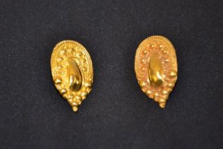 Mma Metropolitan Museum Of Art Earrings Goldtone Ball Bead Detail Signed Vtg 900