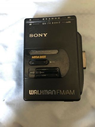 Vintage Sony Walkman Deluxe Am/fm Cassette Mega Bass Model Wm - F2065