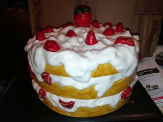 Vintage Strawberry Shortcake Ceramic Cake Plate Dome Cover