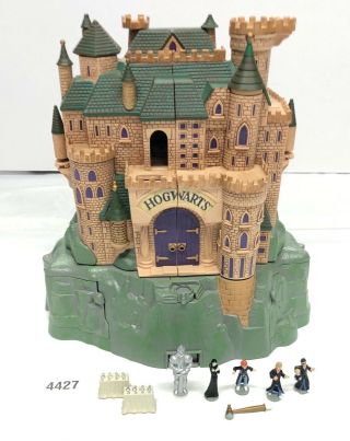 Vintage Harry Potter Polly Pocket Hogwarts Castle Warner Bros Mini Play Set 2001