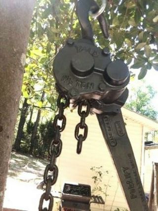 Vintage Yale 1 1/2 Ton Lever Chain hoist.  Model D 2