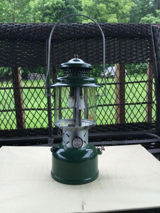 Vintage Coleman Lantern Model 220 E
