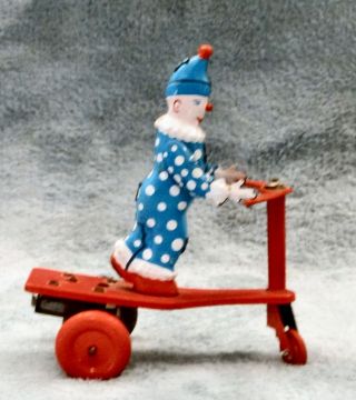 Vintage Tin Litho Wind Up Toy Clown On Red Scooter – Lemezarugyar Budapest