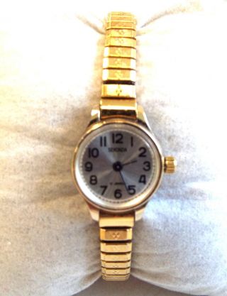 Ladies Vintage Sekonda 17 Jewels Gold Tone Mechanical Wristwatch - E18