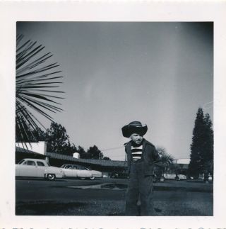 Ju23 Vintage B&w 3.  5 Photo Drive Up Motel Old Cars Kid Dressed As Cowboy
