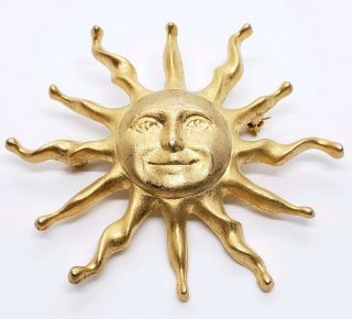Ornate Vintage Gold Tone Embossed Mid Century Modernist Face Of The Sun Brooch