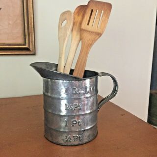 Antique Tin Measuring Cup 1 Quart Collectible Kitchenware Vintage - Farmhouse