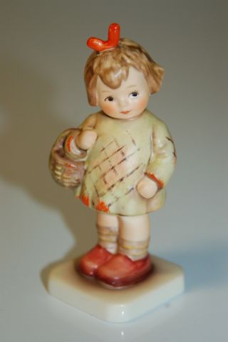 Vintage 4 " Hummel Hum 479 " I Brought You A Gift " Club Member Exclusive 1989