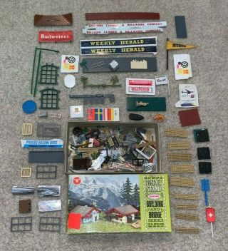 100,  Vintage Ho Scale Train / Building Parts & Accessories In Aurora N Scale Box