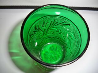 VINTAGE EMERALD GREEN SANDWICH GLASS TUMBLER 4 INCHES TALL 5