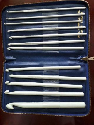 Vintage Crochet Hooks,  12 Hooks In A Leather - Like Case,  Made In England
