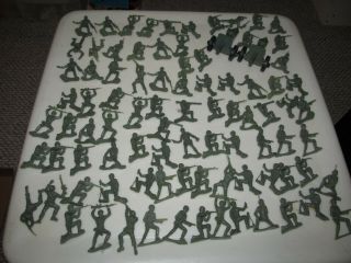 Vintage Timmee Tim Mee Processed Plastic Toy Soldiers & 2 Cannons