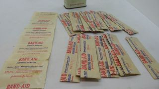 Vintage BAND - AID Mercurochrome Tin Box Johnson & Johnson,  31 Band - Aids 2