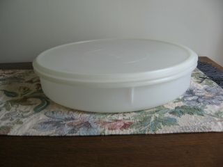 Vtg Tupperware Large 12” Round Pie Taker Keeper 242 Cupcake Cake Container Seal