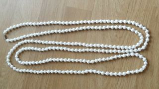 Czech Vintage Art Deco White Ribbed Glass Bead Flapper Necklace 5