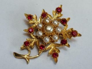 Vintage - Pretty Goldtone,  Red Rhinestone & Faux Pearl Snowflake Floral Brooch
