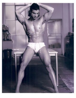 Gay: Vintage 2000s Semi - Nude Male 811 Photograph Underwear Hottie 1 Q6