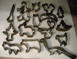 (4o) Vintage Holiday Tin Cookie Cutters