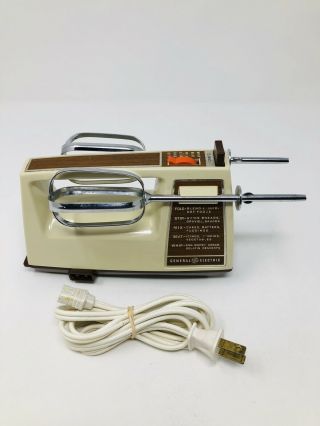 Vintage General Electric Ge 5 - Speed Electric Mixer W/beaters Gold D2m22
