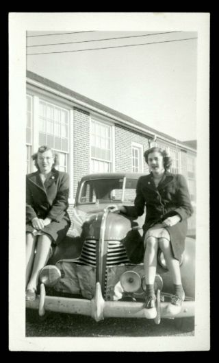 Vintage Pretty Girls Snapshot Photo 1940s Car Pose