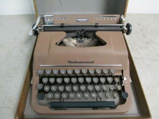 Vintage Underwood Correspondent Portable Typewriter Made In Canada