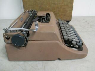Vintage Underwood Correspondent Portable Typewriter made in Canada 3
