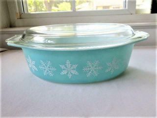 Vintage Pyrex 2.  5 Quart Turquoise Snowflake Oval Casserole Dish W Lid