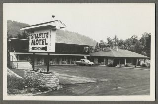 Vintage Real Photo Postcard Gillette Motel In Gatlinburg,  Tennessee 1950s Rppc