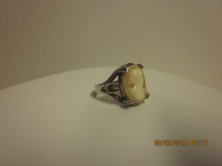 Vintage Sterling Silver & Hand Carved Shell Cameo Ring - 5 Grams