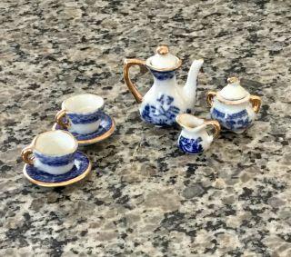 Vintage Unbranded 9 - Pc Miniature Tea Set - Blue & White With Gold Trim