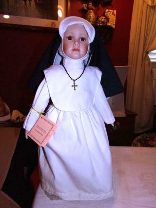 Kingstate The Dollcrafter " Sister Gloria " Nun 16 " Porcelain Bisque Doll W\stand