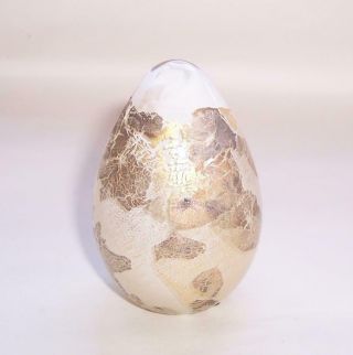 Vintage 1980s Isle Of Wight Art Glass Egg Shaped Paperweight White & Gold