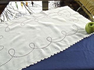 Vintage Madeira Embroidered White Linen 19x35 Runner Elegant Dresser Scarf 2