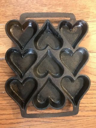 Vintage Cast Iron Heart Shaped Muffin/cornbread Pan