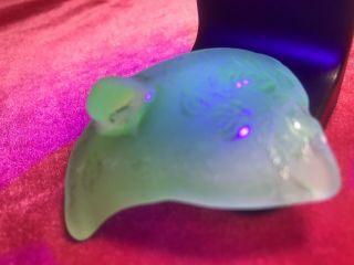 Uv Glow,  green BEACH SEA GLASS VINTAGE SURF TUMBLED Vaseline Glass 2
