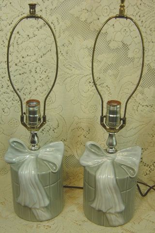 Vintage Matching Pair Gray Ceramic Table Top/dresser Lamps With Bows - - No Shades