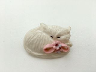 Vintage Old Ceramic / Pottery White Cat Brooch Pin Costume Jewellery