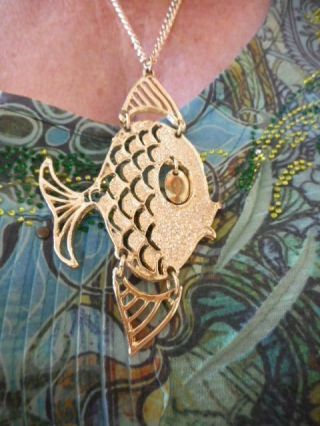 Authentic Vintage - 1950 ' s Light Gold Tone Articulated Fish Necklace 2
