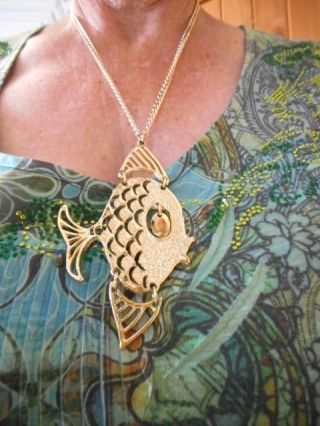 Authentic Vintage - 1950 ' s Light Gold Tone Articulated Fish Necklace 3
