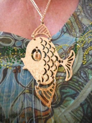 Authentic Vintage - 1950 ' s Light Gold Tone Articulated Fish Necklace 4