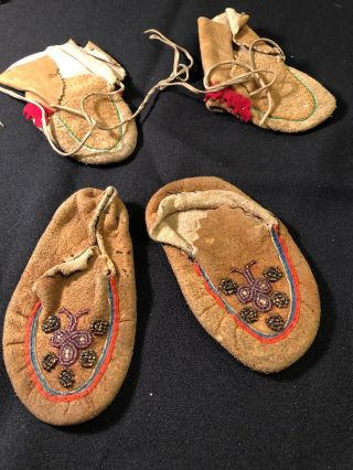 Vintage Native American Indian Suede Leather Beaded Moccasins Child