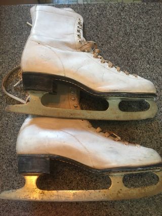 Ladies White Vintage Ice Skates