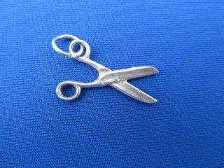 VINTAGE 925 STERLING SILVER CHARM A SCISSORS CUTTING TOOL 1.  3 g 2