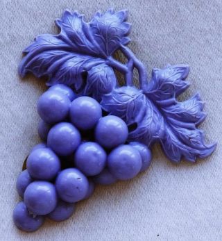 Vintage Purple Lucite Bunch Of Grapes & Vine Leaves Dress Clip
