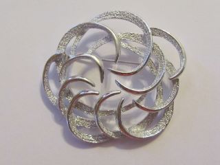 Lovely Vintage Sarah Coventry Textured Silver Tone Swirl Brooch Pin 5