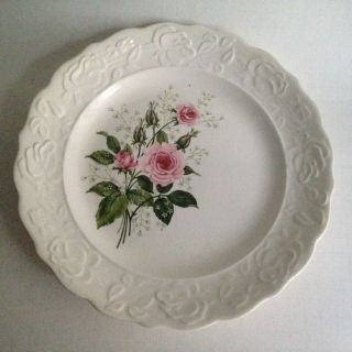 Vintage 10 " Ceramic Porcelain Plate Floral Pattern Dining Entertainment