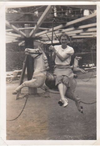 Old Vintage Photo People Fashion Women Riding Carousel Horse Glamour Oc2