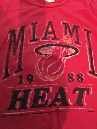 Miami Heat Athletic T - Shirt Size Men 
