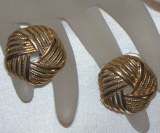 Vintage Costume Jewelry Gold Tone Metal Open Work Pierced Earrings H748